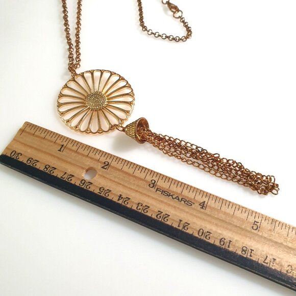 Vintage Goldtone Flower Pendant Necklace Chain Tassel Lobster Clasp 28 In Length - Picture 5 of 6